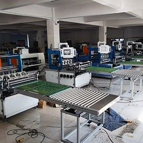 Máquina de fabricación de filtros de aceite de 50 Hz Línea de pegado de filtros de automóviles computarizada