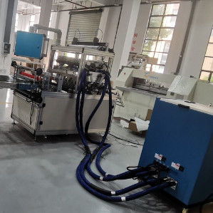 La máquina de distribución de adhesivos de fusión en caliente es una máquina de pegado respetuosa con el medio ambiente y totalmente compatible
