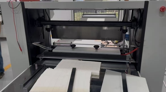 Buena línea de producción de pliegues de papel de alta velocidad con filtro de aire de cuchillo CNC automático