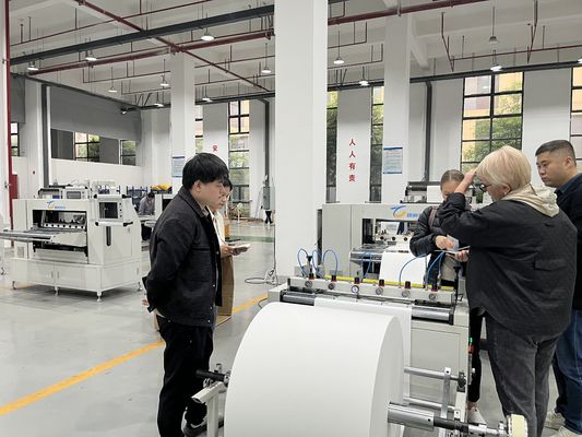 2025Y Nuevo filtro de papel de aire totalmente automático sin partición Máquina plegable Condición de la línea de producción
