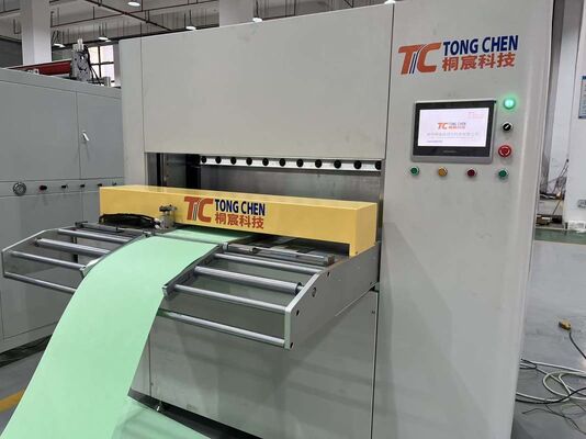 Diseñado con precisión para una mayor durabilidad Sistema de plegado de altura de plegado de 300 mm para la producción a gran escala